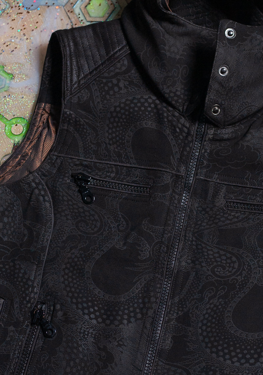 Sleeveless Hooded Jacket Men ALIEN / TR Screenprint - NIGHT DRAGONS